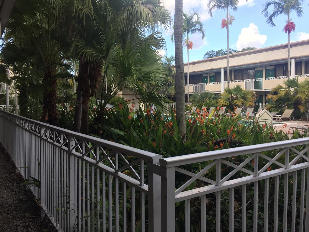 Sawgrass Inn & Conference Center Plantation Exterior photo