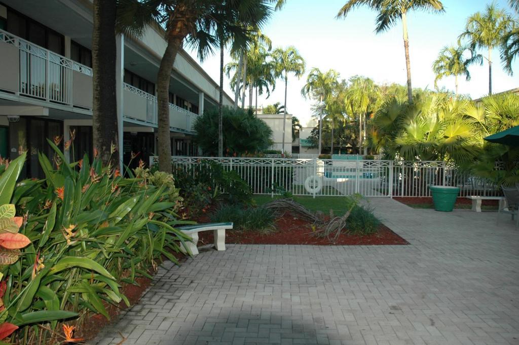 Sawgrass Inn & Conference Center Plantation Exterior photo