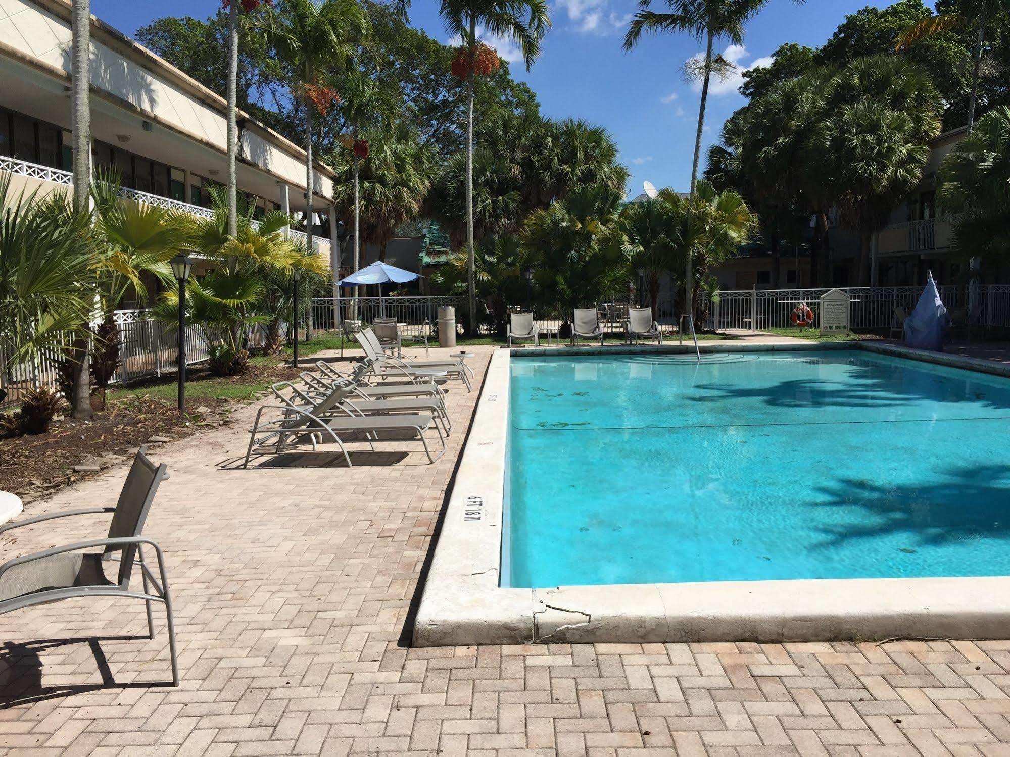 Sawgrass Inn & Conference Center Plantation Exterior photo